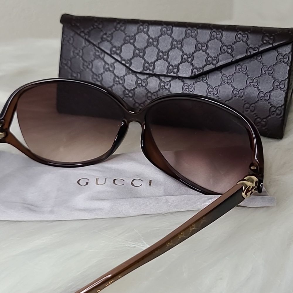 💯 Authentic Gucci Sunglasses 🍀 - Picture 5 of 12